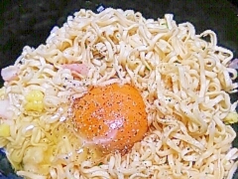 暑い真夏のランチに!インスタントラーメンのアレンジ